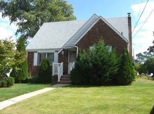 24 Danna Way, Saddle Brook, NJ 07663