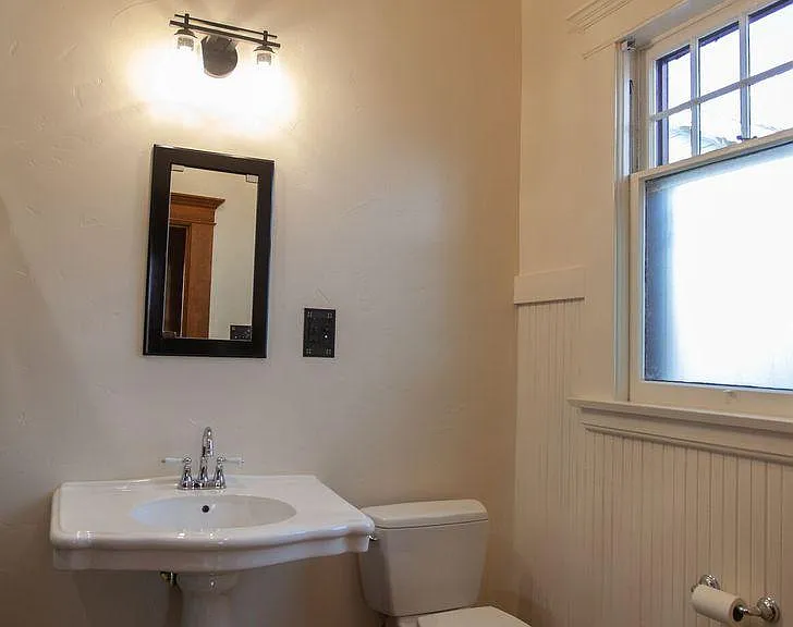 Upstairs Bathroom 2