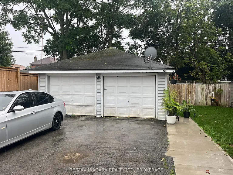 243 Dufferin St #UPPER FRONT — Photo 22