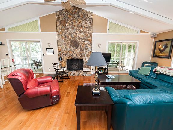 3rd image of 120 Lake Bowen Dr
