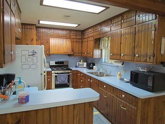 4th image of 263 Sequoia Dr
