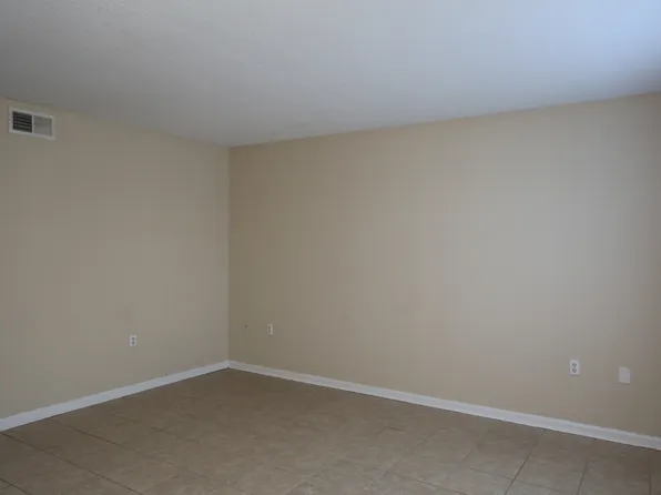251 Knight Dr APT 6, Statesboro, GA 30458