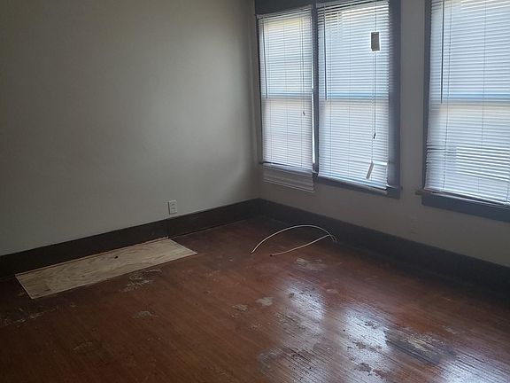5th image of 108 Stevens Ave