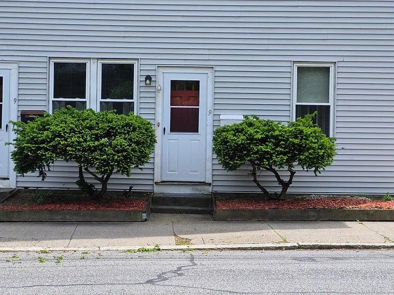 9 Oak St #1 — Photo 1