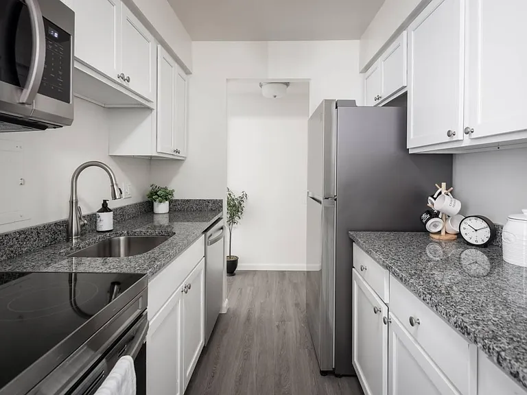 Solon Park Apartments — Photo 3