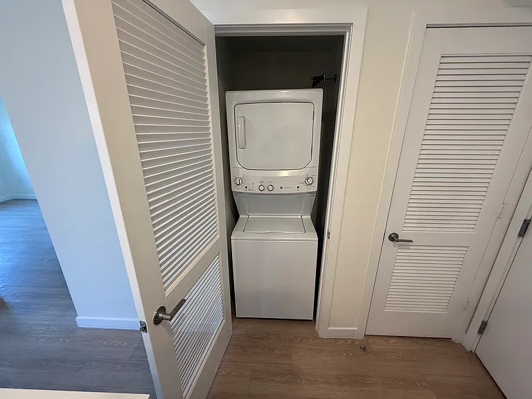 2505 NE 193rd St #310 — Photo 9