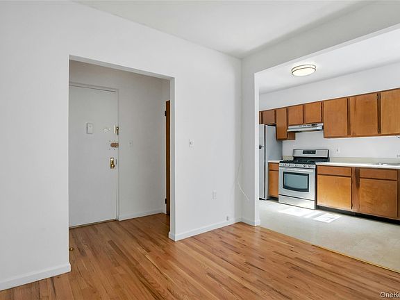 4th image of 2400 Davidson Avenue #B23