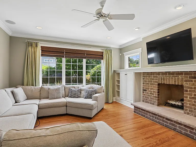 737 S Swain Ave — Photo 11