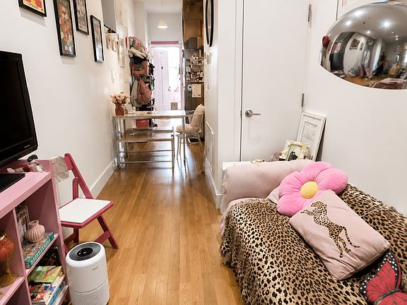 2nd image of 921 Broadway APT 4l