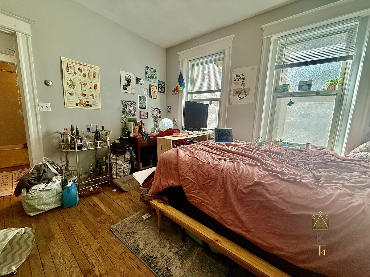 Building Photo - 1665 Commonwealth Ave #5