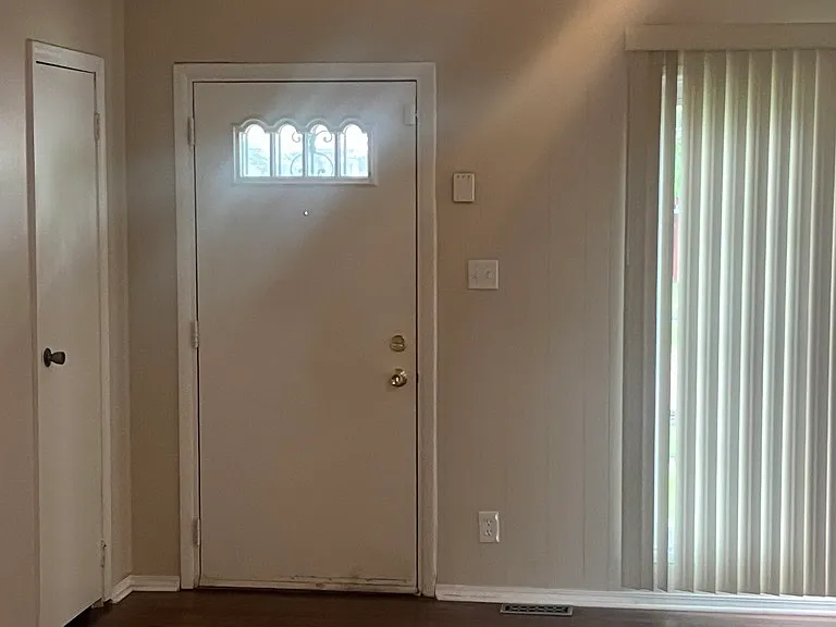 22311 Clyde Ave — Photo 5