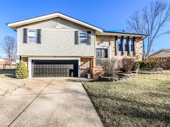 5842 Barberry Dr, Imperial, MO 63052