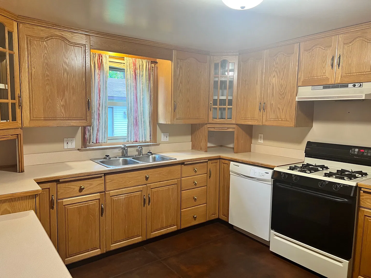 2 bed, 1078 sqft, $1,895 — Photo 4