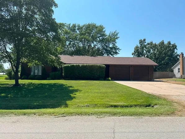 305 Kansas St, Olpe, KS 66865