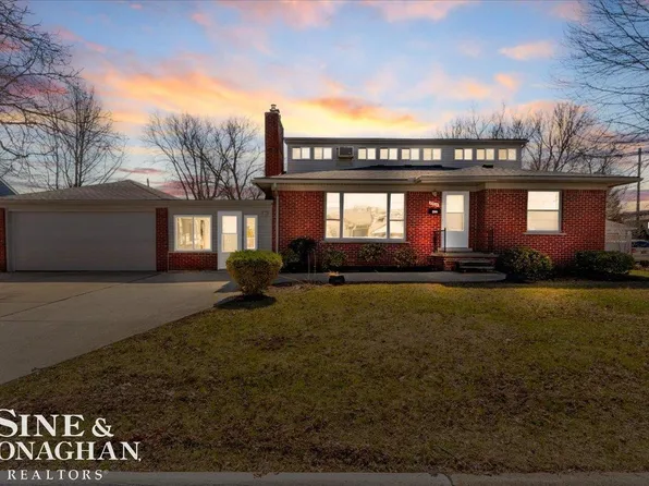 22616 Madison St, Saint Clair Shores, MI 48081