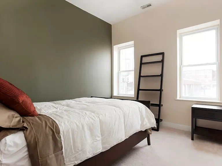1128 W Fry St #2 — Photo 9