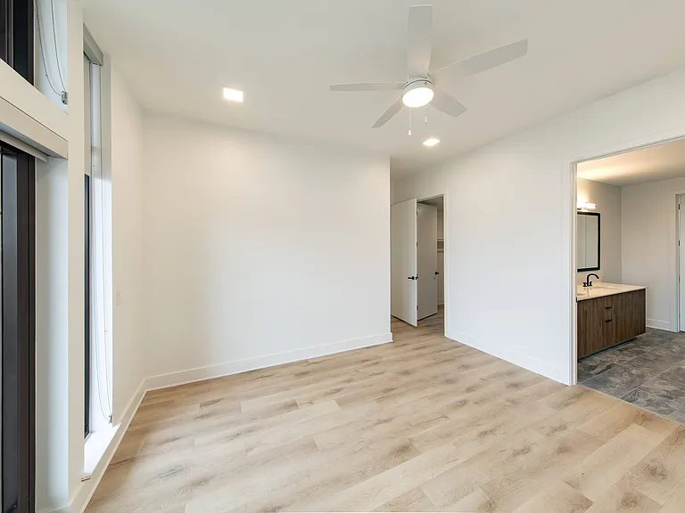 The Crescent Residences — Photo 17