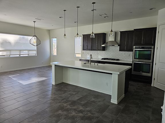 2nd image of 74185 Anastacia Ln