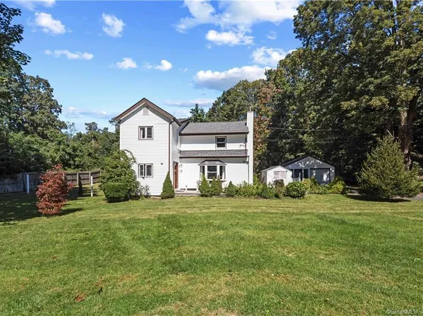 3 Linda Lane, New Fairfield, CT 06812