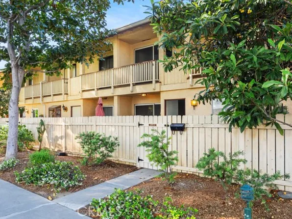 8111 Canby Ave Unit 3, Reseda, CA 91335