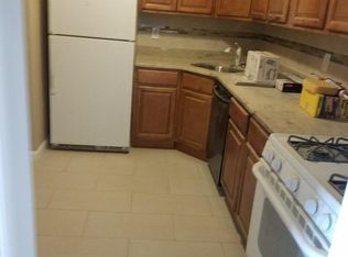 357 College Dr, Edison, NJ 08817