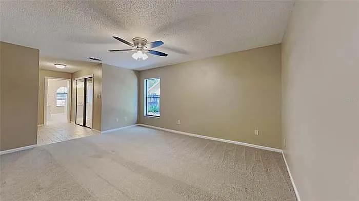 10533 Stradford Row — Photo 5