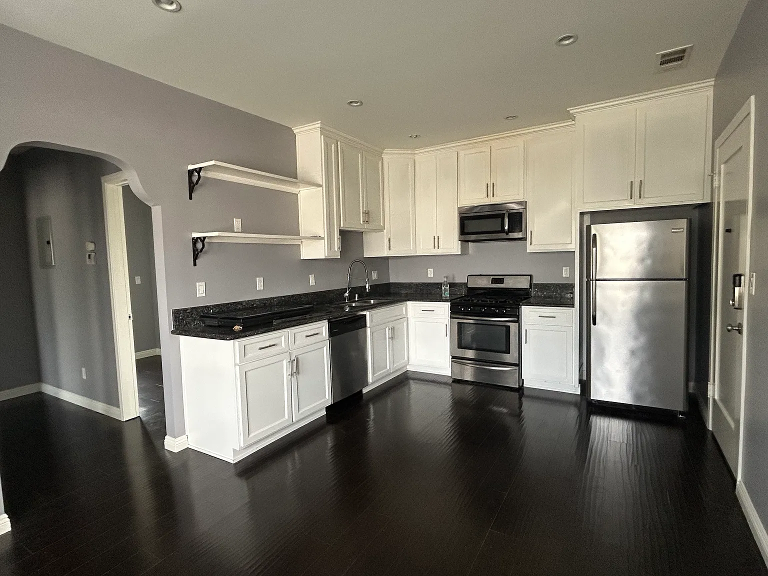 4512 W Washington Blvd — Photo 3