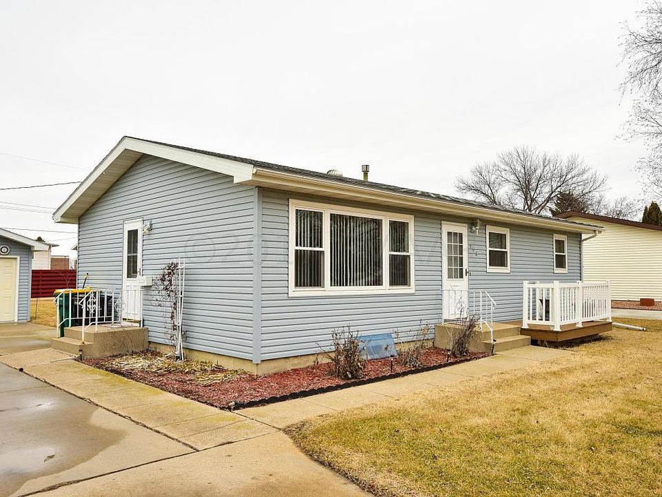 1st image of 608 3rd Ave E