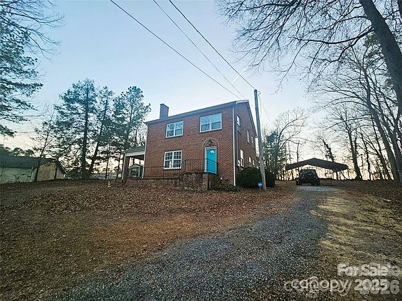 2nd image of 313 Mountain Creek Rd