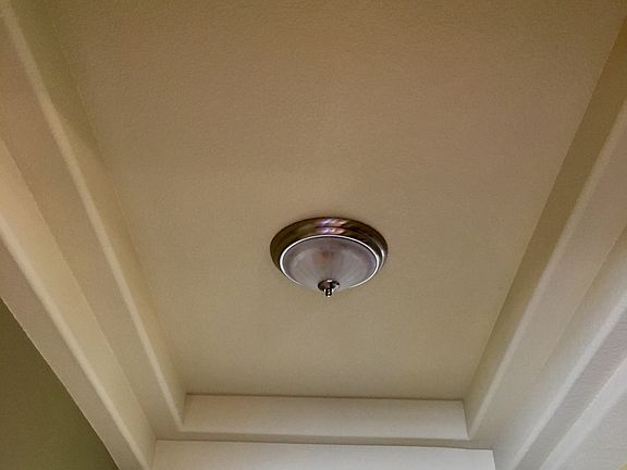 Tray ceiling in entryway