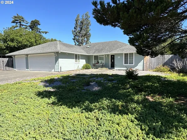 2175 23rd St, Florence, OR 97439