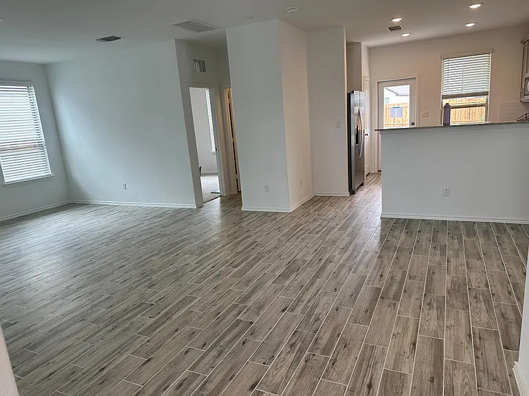 217 Redonda Dr — Photo 6