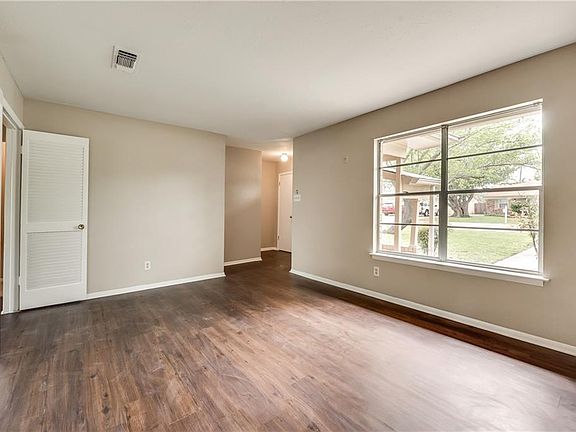 2nd image of 2101 Jeannette Ct