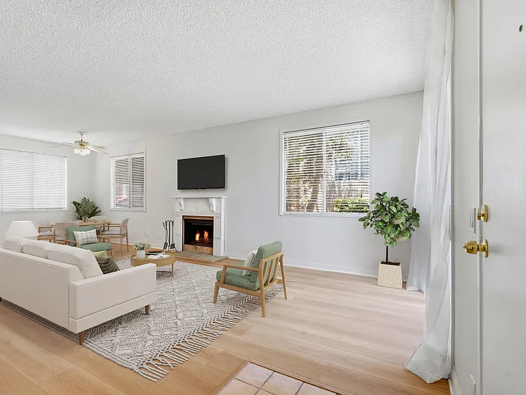 13901 Olive View Ln — Photo 7