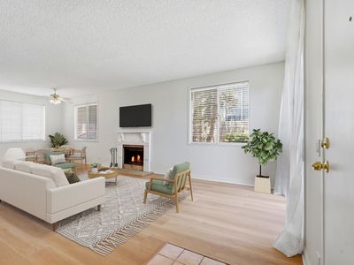 13901 Olive View Ln, Sylmar, CA, 91342