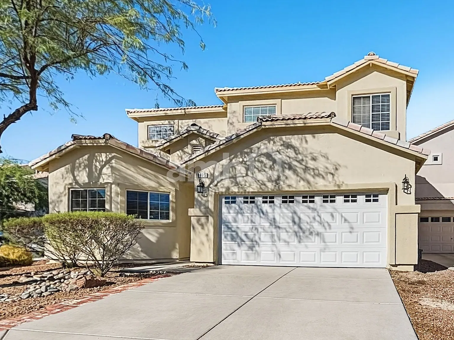 3 bed, 2.5 bath, 1942 sqft, $2,460 — Photo 1