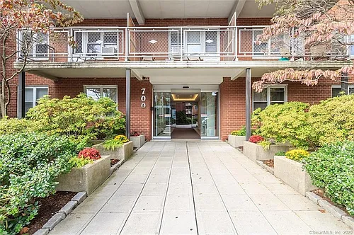700 Summer St Photo 1