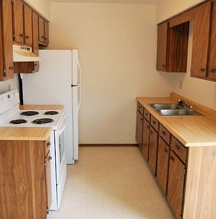 4th image of 318 N Blackhawk Blvd APT 4