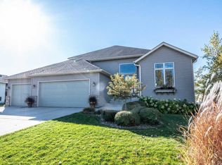 2566 Mossy Creek Dr NE, Owatonna, MN 55060