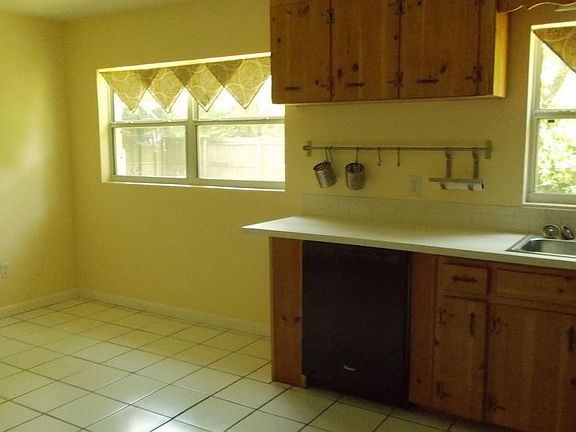 3rd image of 4002 NW 21st Dr