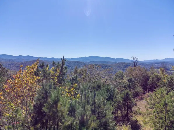 22 Road 1333, Franklin, NC 28734