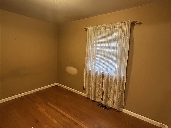 4th image of 1016 S 21st St