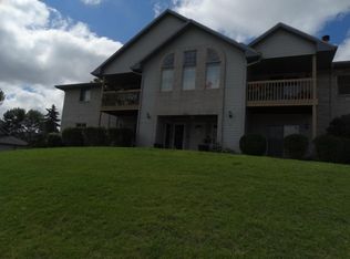 9364 W Loomis Rd UNIT 1, Franklin, WI 53132