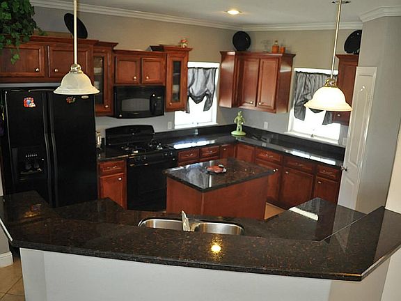 LOOK at this GORGEOUS kitchen!!!!!