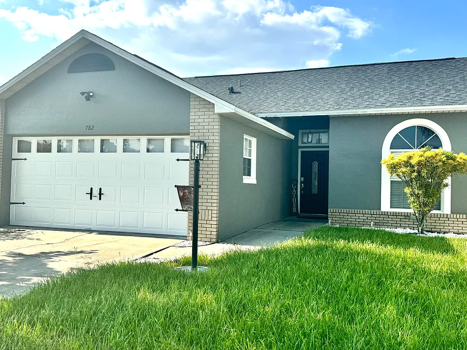 782 Country Woods Cir