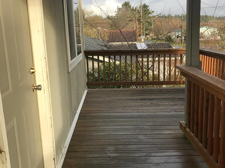 212 16th St NE #A — Photo 2