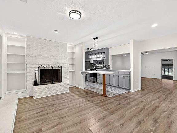 4th image of 4927 Salem Rd