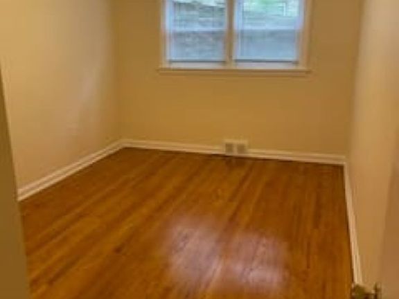 4th image of 141 Greenwood Ave #1