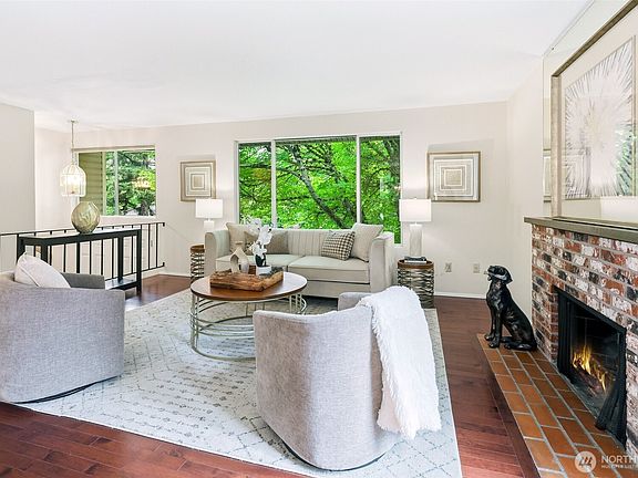3rd image of 155 Capella Drive NW