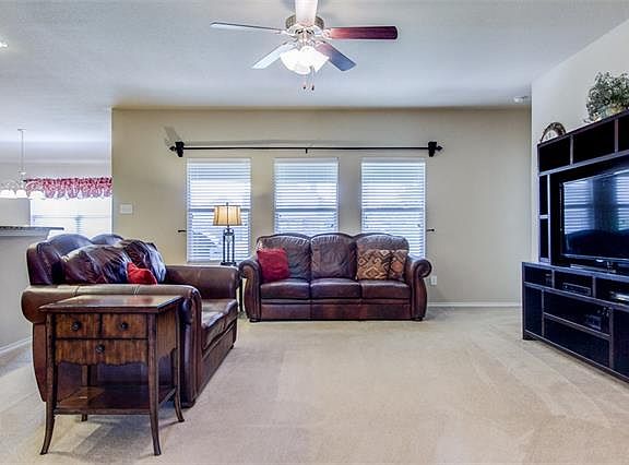 4th image of 1040 Barrington Dr